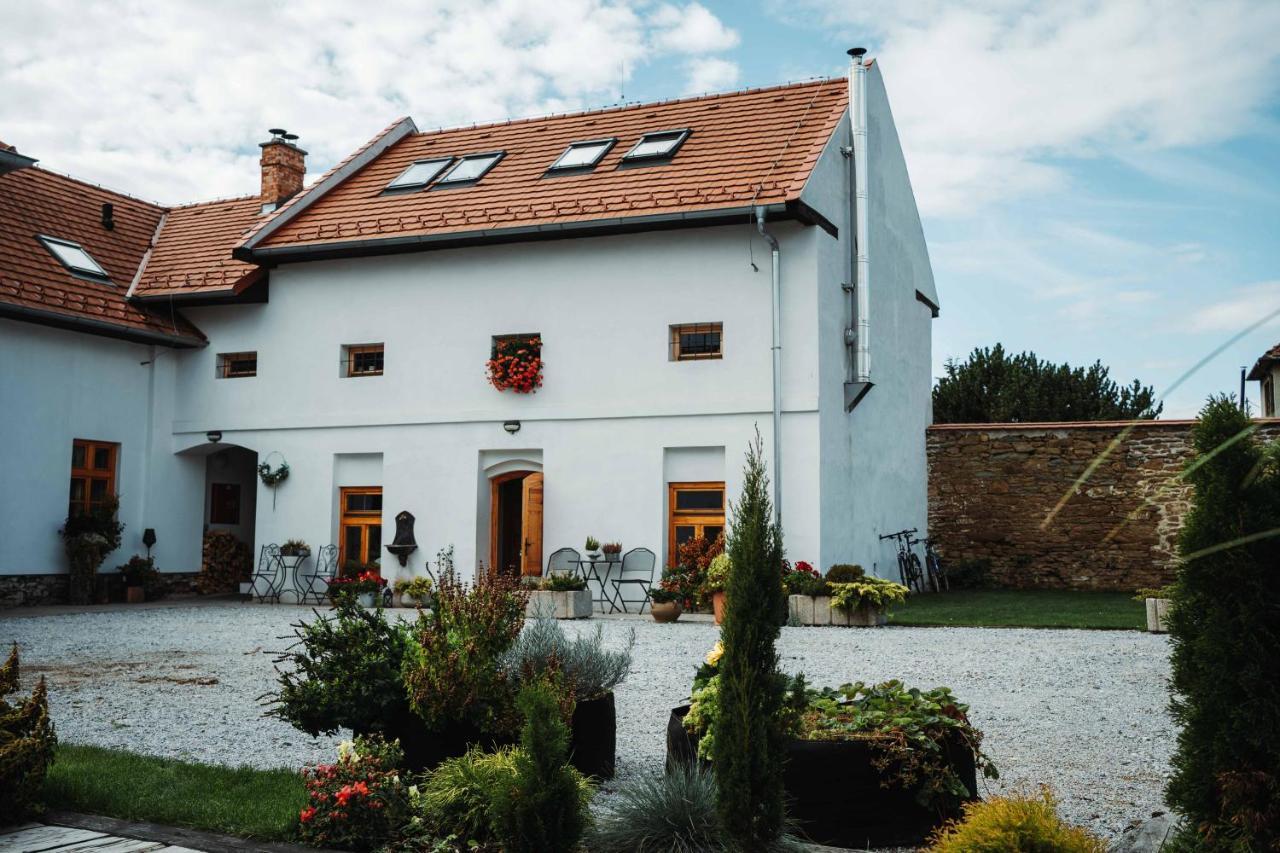 Cakyho Kuria - Mezonetovy Apartman S Krbom A Saunami Smizany Exterior photo